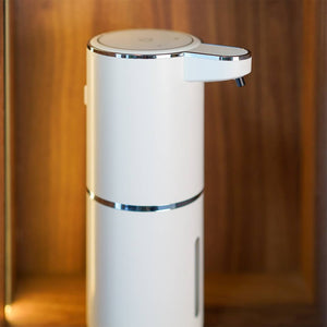 Modernaus dizaino automatinis muilo dozatorius